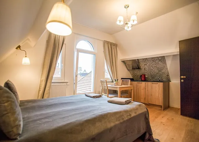 Luxury Suites Riverside Residence
